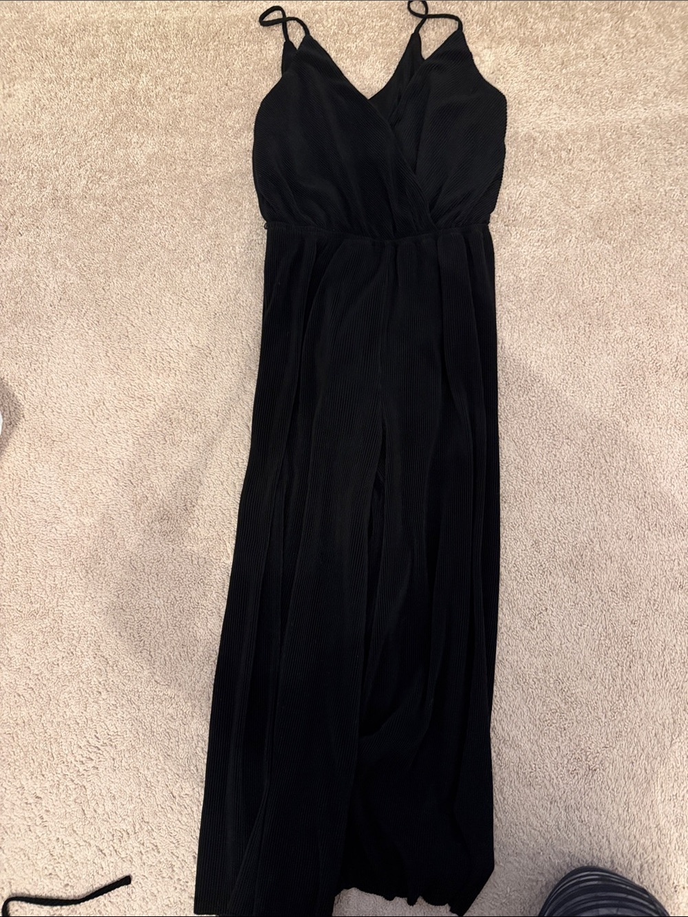 Black V-Neck Spaghetti Strap Pleated Jumpsuit